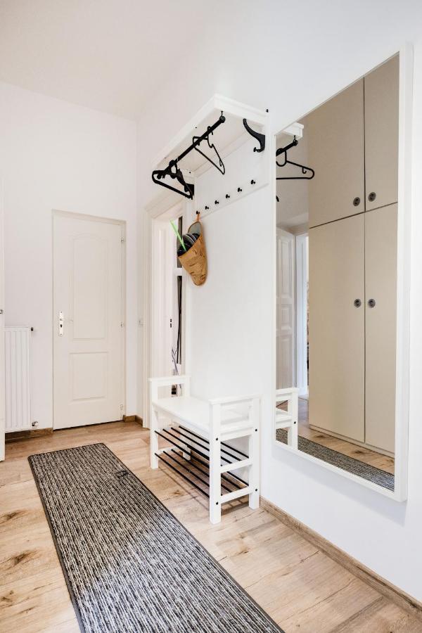 Lavender Apartment Budapest Esterno foto