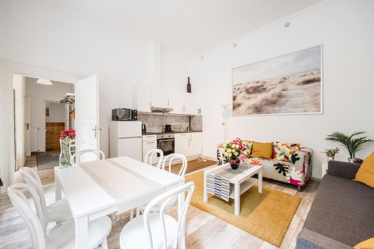 Lavender Apartment Budapest Esterno foto