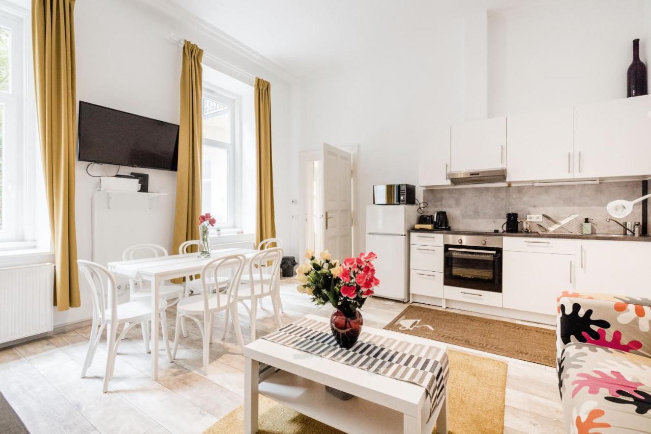 Lavender Apartment Budapest Esterno foto